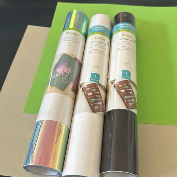 Bundle Cricut Premium Vinyl Permanent 3 Rolls Holographic White Black - Picture 4 of 5